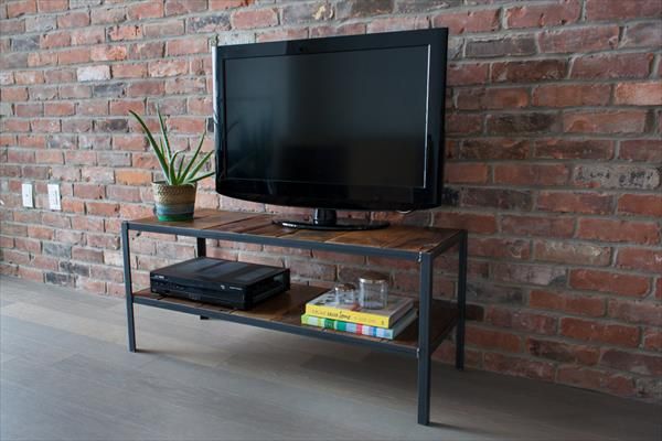 Diy Pallet Wood Media Stand | Pallet Furniture Plans