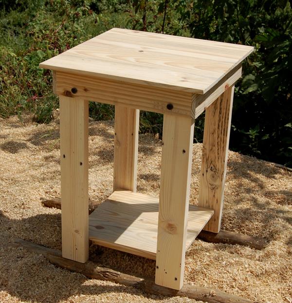 Pallet wood store side table