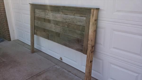 Reclaimed Pallet Headboard Design, How To Make A King Size Headboard From Pallets