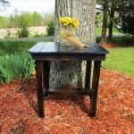 upcycled pallet side table and patio table