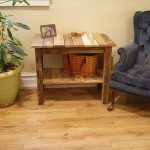 Pallet end table for living