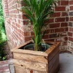 diy wooden pallet planter box