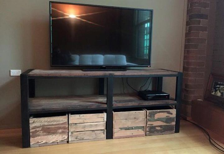 Pallet And Reclaimed Metal Tv Stand | Pallet Furniture Plans