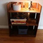 DIY Pallet Stylish Bookshelf